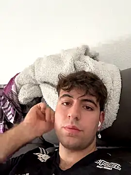 Snapshot of sergiio02 chatting on 10.19.25 sergiio02 online show from 10.19.25