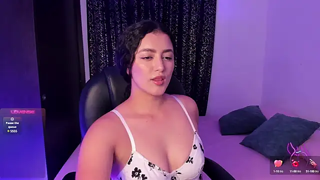 Snapshot of Adhara-zanne chatting on 01.27.25 Adhara-zanne online show from 01.27.25