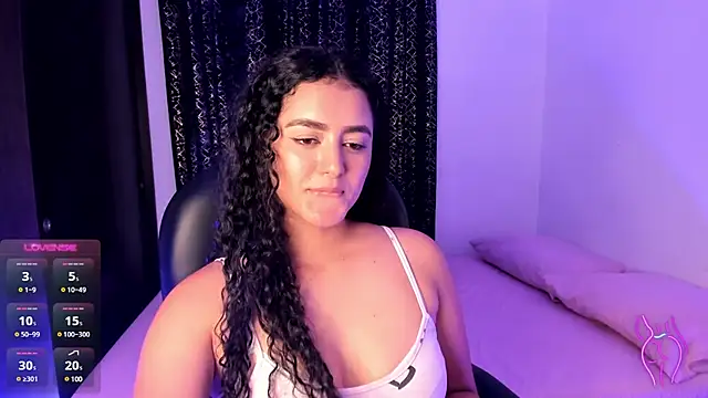 Snapshot of Adhara-zanne chatting on 02.01.25 Adhara-zanne online show from 02.01.25