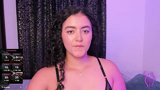 Snapshot of Adhara-zanne chatting on 03.04.25 Adhara-zanne online show from 03.04.25