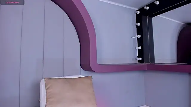 Snapshot of celestelewis chatting on 10.04.25 celestelewis online show from 10.04.25