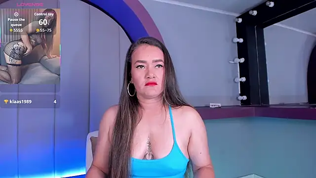 Snapshot of celestelewis chatting on 10.10.25 celestelewis online show from 10.10.25