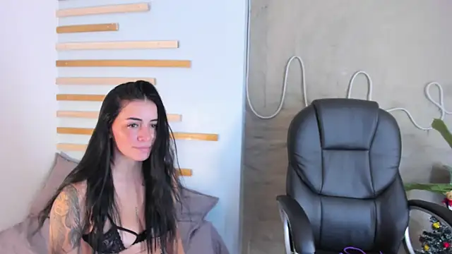 Snapshot of Sofia__rivera chatting on 12.18.24 Sofia rivera online show from 12.18.24