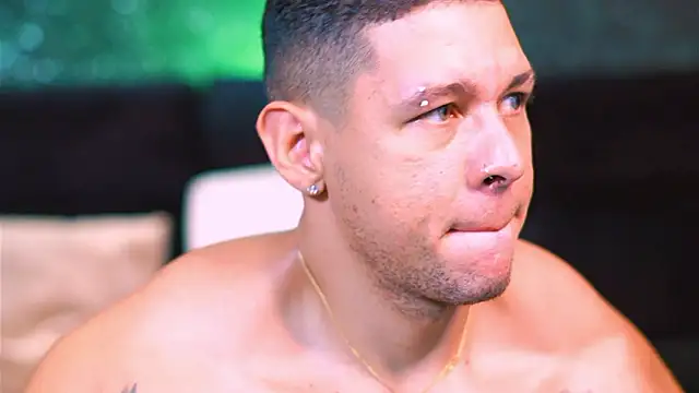 Snapshot of MassimoWalton2 chatting on 12.05.24 MassimoWalton2 online show from 12.05.24