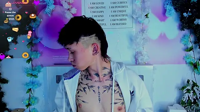 Snapshot of juniior_2311_ chatting on 01.29.25 juniior 2311  online show from 01.29.25