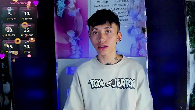 Snapshot of juniior_2311_ chatting on 02.10.25 juniior 2311  online show from 02.10.25