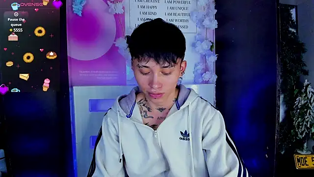 Snapshot of juniior_2311_ chatting on 02.13.25 juniior 2311  online show from 02.13.25