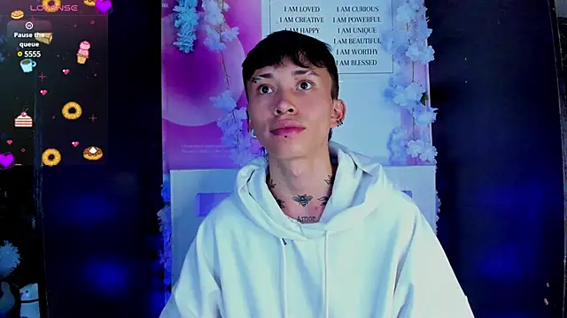 Snapshot of juniior_2311_ chatting on 02.15.25 juniior 2311  online show from 02.15.25