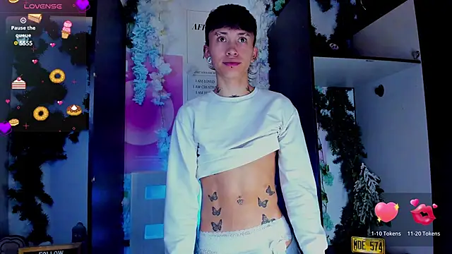 Snapshot of juniior_2311_ chatting on 02.18.25 juniior 2311  online show from 02.18.25