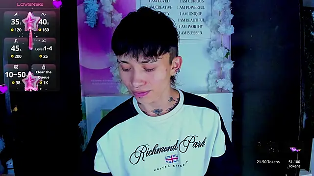 Snapshot of juniior_2311_ chatting on 02.18.25 juniior 2311  online show from 02.18.25