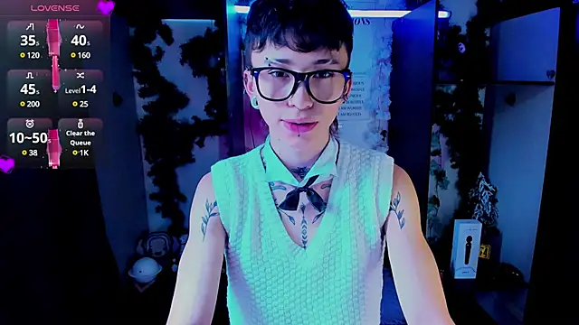 Snapshot of juniior_2311_ chatting on 02.19.25 juniior 2311  online show from 02.19.25