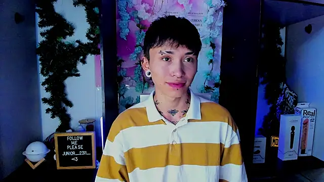 Snapshot of juniior_2311_ chatting on 03.01.25 juniior 2311  online show from 03.01.25
