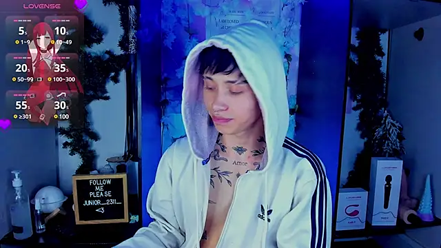 Snapshot of juniior_2311_ chatting on 03.08.25 juniior 2311  online show from 03.08.25