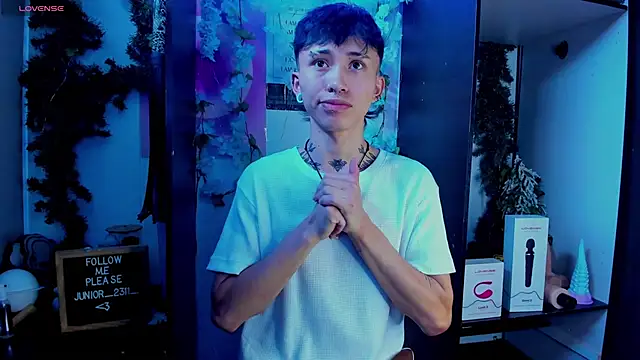 Snapshot of juniior_2311_ chatting on 03.10.25 juniior 2311  online show from 03.10.25