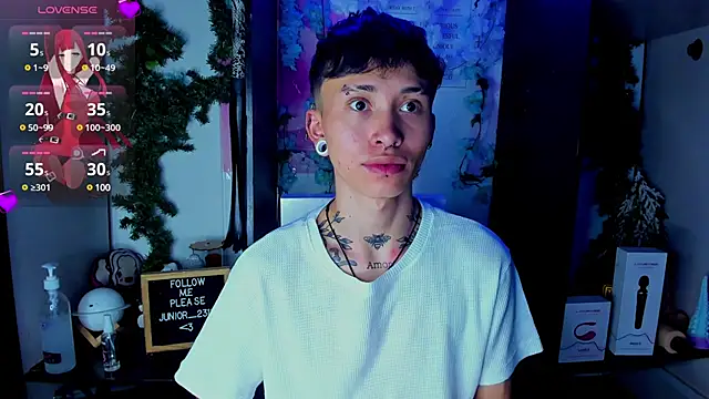 Snapshot of juniior_2311_ chatting on 03.11.25 juniior 2311  online show from 03.11.25