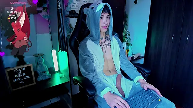 Snapshot of juniior_2311_ chatting on 03.14.25 juniior 2311  online show from 03.14.25