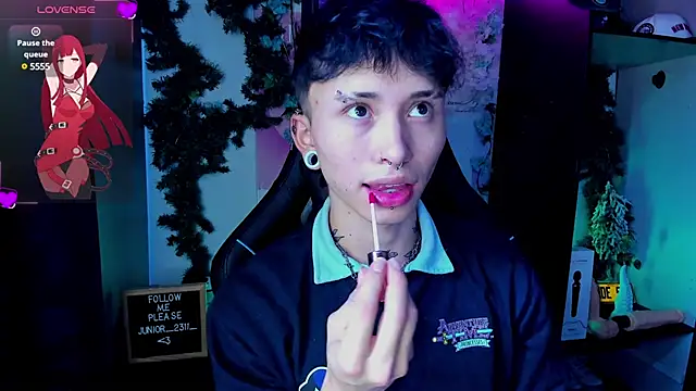 Snapshot of juniior_2311_ chatting on 03.14.25 juniior 2311  online show from 03.14.25
