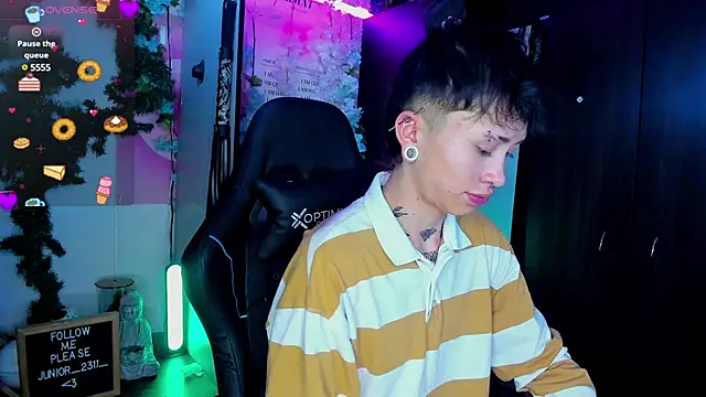 Snapshot of juniior_2311_ chatting on 03.15.25 juniior 2311  online show from 03.15.25