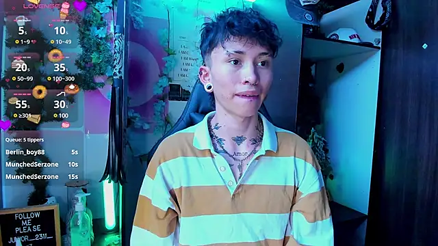 Snapshot of juniior_2311_ chatting on 03.15.25 juniior 2311  online show from 03.15.25