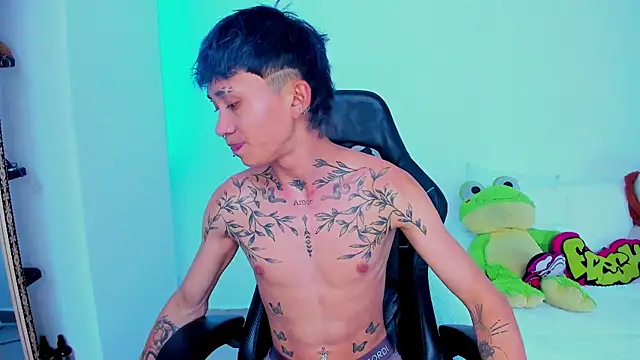 Snapshot of juniior_2311_ chatting on 10.25.25 juniior 2311  online show from 10.25.25