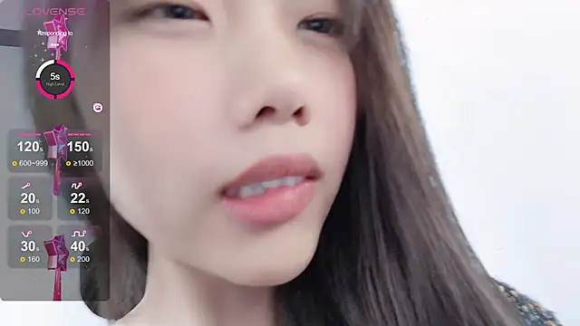 Snapshot of Lvy--v chatting on 12.23.24 Lvy--v online show from 12.23.24