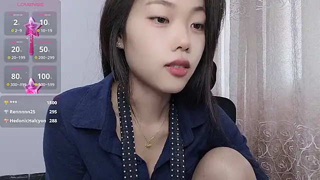 Snapshot of Lvy--v chatting on 03.05.25 Lvy--v online show from 03.05.25