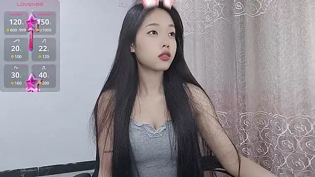 Snapshot of Lvy--v chatting on 03.12.25 Lvy--v online show from 03.12.25