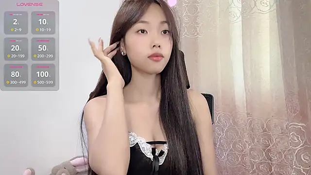 Snapshot of Lvy--v chatting on 09.12.25 Lvy--v online show from 09.12.25