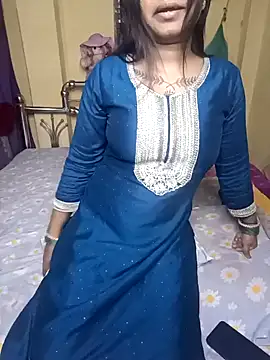 Snapshot of Hot_Urvi chatting on 12.17.24 Hot Urvi online show from 12.17.24