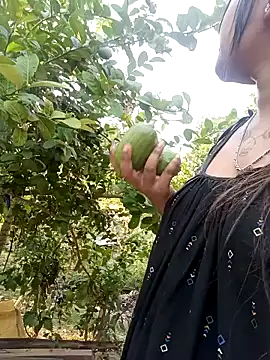 Snapshot of Hot_Urvi chatting on 12.27.24 Hot Urvi online show from 12.27.24