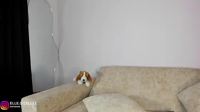 Snapshot of ElleGisellee chatting on 01.12.25 ElleGisellee online show from 01.12.25