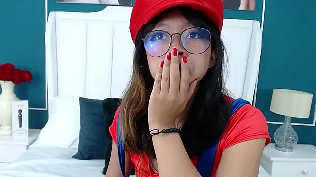 Snapshot of Yommi_Winx chatting on 01.18.25 Yommi Winx online show from 01.18.25