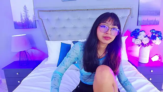 Snapshot of Yommi_Winx chatting on 09.12.25 Yommi Winx online show from 09.12.25