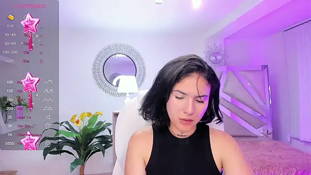 Snapshot of kendaall_jenner_ chatting on 12.22.24 kendaall jenner  online show from 12.22.24