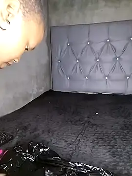 Snapshot of Sego_TeeTee chatting on 02.23.25 Sego TeeTee online show from 02.23.25