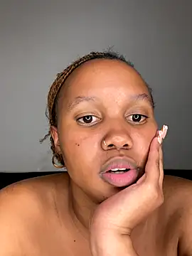 Snapshot of Sego_TeeTee chatting on 10.02.25 Sego TeeTee online show from 10.02.25