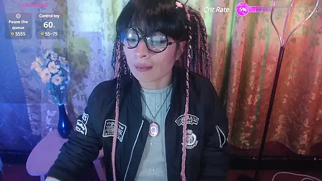 Snapshot of Solange911 chatting on 02.22.25 Solange911 online show from 02.22.25