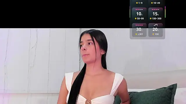 Isaa Queen online show from 10.17.25