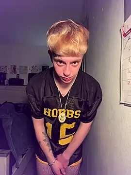 Snapshot of twentywithafelonyy chatting on 02.24.25 twentywithafelonyy online show from 02.24.25