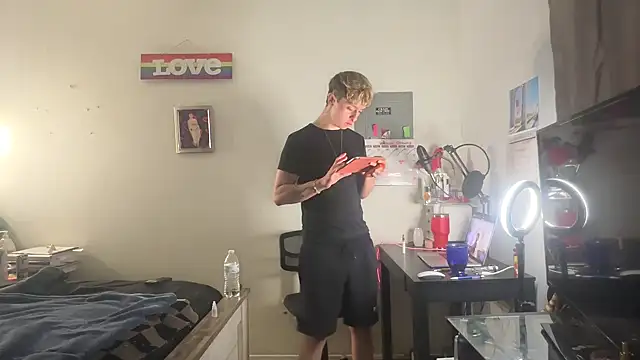 Snapshot of twentywithafelonyy chatting on 03.07.25 twentywithafelonyy online show from 03.07.25