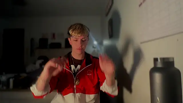 Snapshot of twentywithafelonyy chatting on 03.16.25 twentywithafelonyy online show from 03.16.25