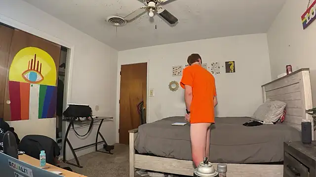 Snapshot of twentywithafelonyy chatting on 10.31.25 twentywithafelonyy online show from 10.31.25