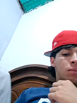 Snapshot of Maximilian0_1 chatting on 11.17.25 Maximilian0 1 online show from 11.17.25