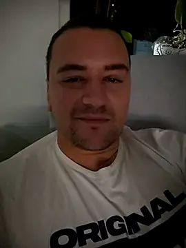 Snapshot of KarlosCarutox chatting on 10.09.25 KarlosCarutox online show from 10.09.25