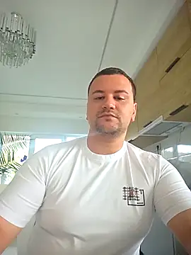 Snapshot of KarlosCarutox chatting on 10.26.25 KarlosCarutox online show from 10.26.25