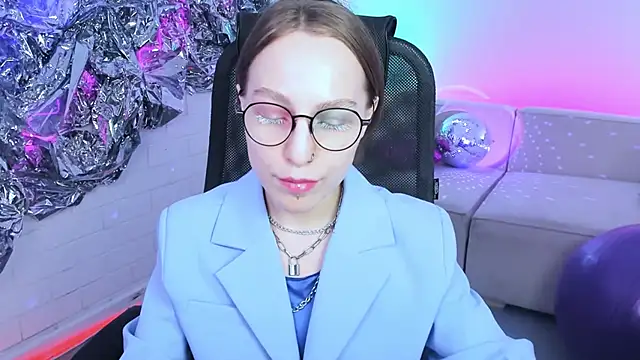 Snapshot of AphexQueen chatting on 01.26.25 AphexQueen online show from 01.26.25