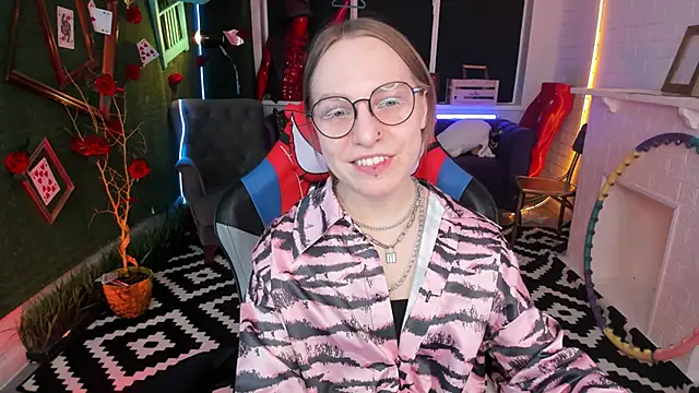 Snapshot of AphexQueen chatting on 02.26.25 AphexQueen online show from 02.26.25