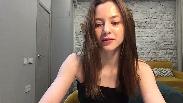 Snapshot of Riasha chatting on 01.08.25 Riasha online show from 01.08.25