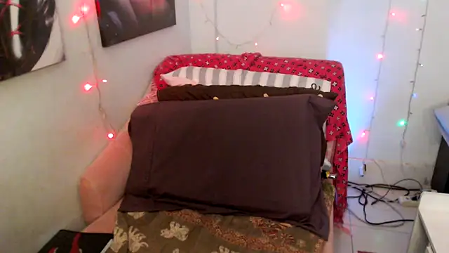 Snapshot of transagera chatting on 12.27.24 transagera online show from 12.27.24