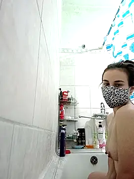 Snapshot of MikaKors chatting on 12.05.24 MikaKors online show from 12.05.24